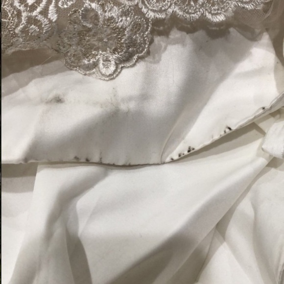 Allure Bridals Wedding Gown Ivory Rhinestone Beaded Pearl Floral Lace 9051 - Picture 12 of 12